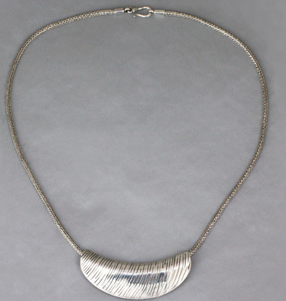 Anni Maliki: Pod Necklace