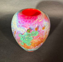 Load image into Gallery viewer, Josh Simpson Conteporary Glass: Inhabited Vase Vintage and Unusual