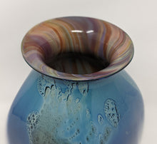 Load image into Gallery viewer, Josh Simpson Contemporary Glass: Blue New Mexico Vase With Corona Interior